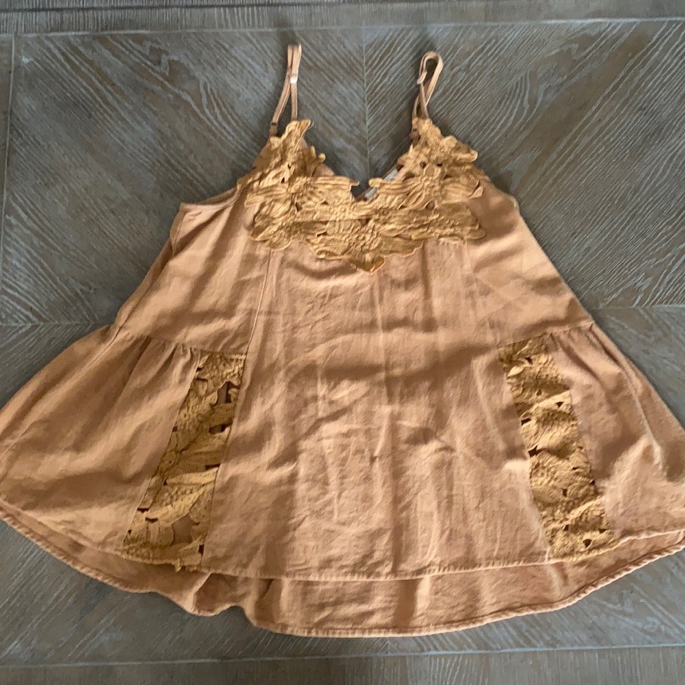 Boutique top. Cognac/brown. Cute peplum top
